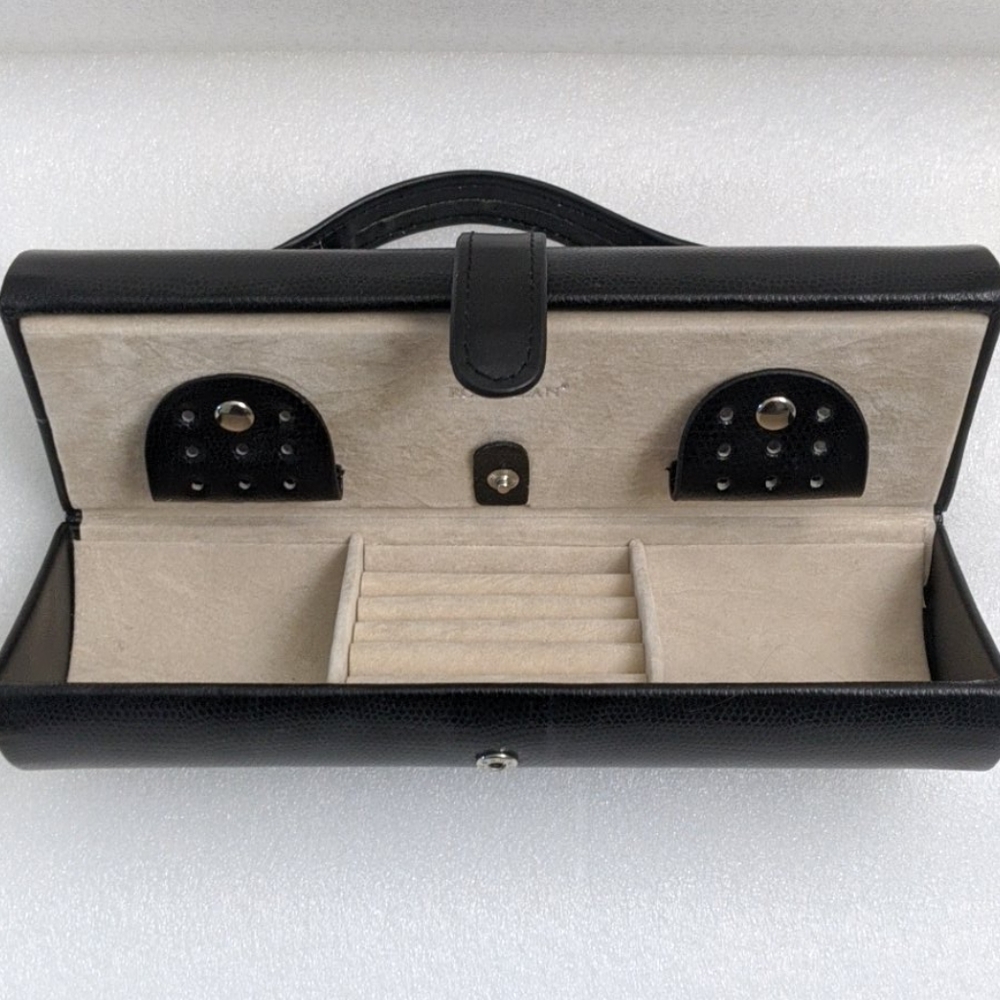 Travel jewelry case